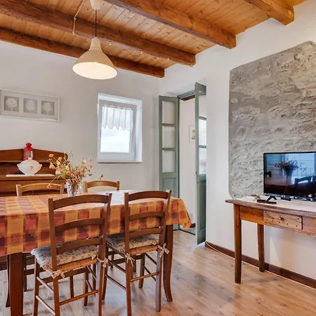 Belvilla By Oyo Casa Paeset * סן סירו